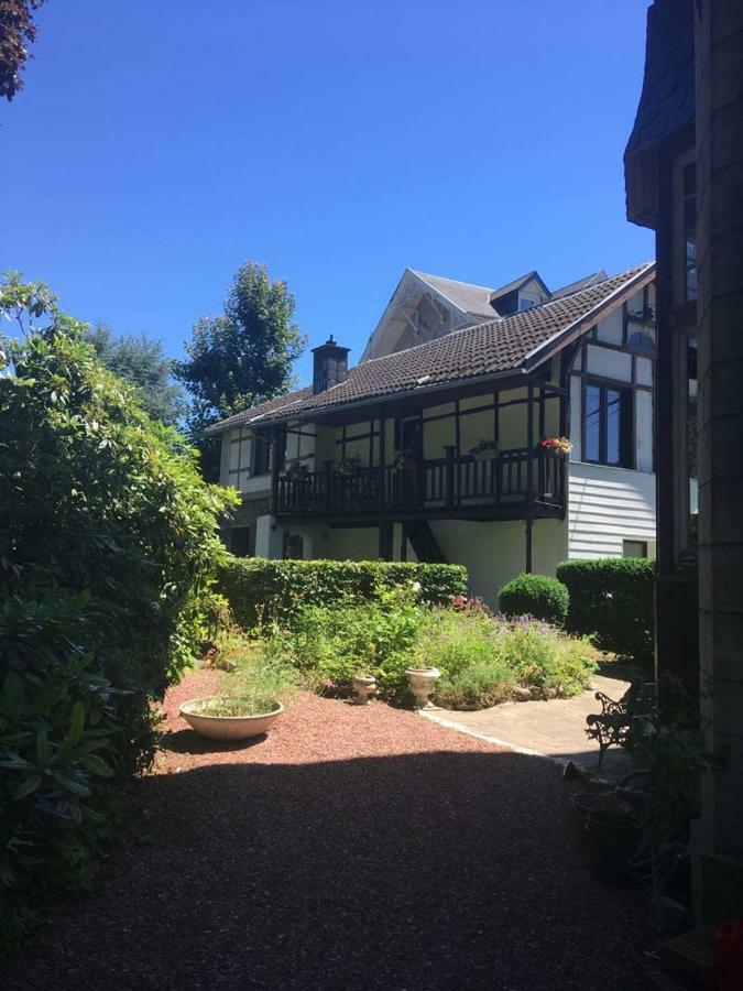Holiday Home "Les Ancolies " Gite Citadin Spa Exterior foto